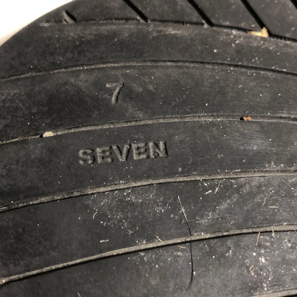 Kai Kai Silver Metallic Flip Flop - Picture 6 of 8